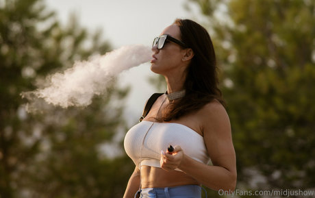 Midjushow nice actress picture