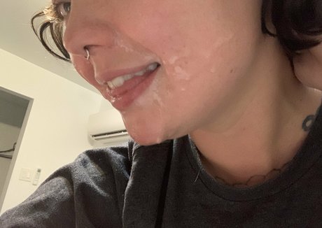 Soyacide model nude image