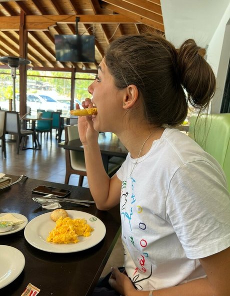 Gabriela Bianca high quality star images