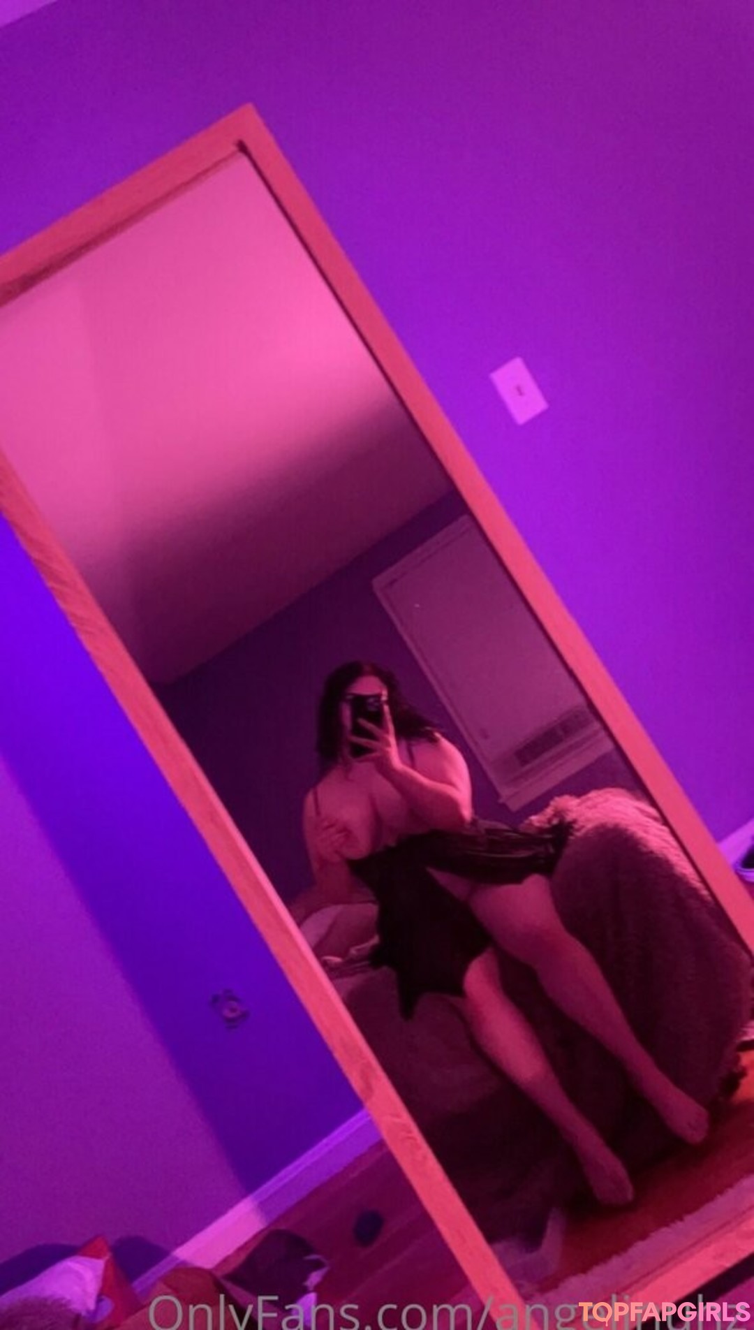 Angelinuhz pornographic star archive