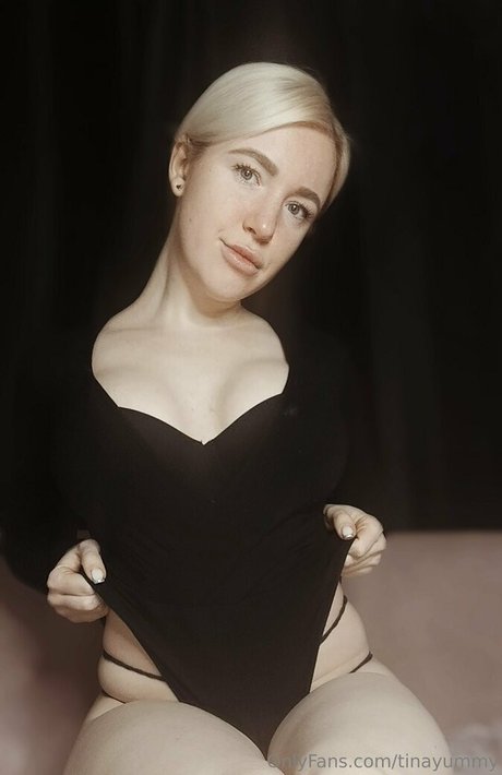 busty onlyfans erotic pictures