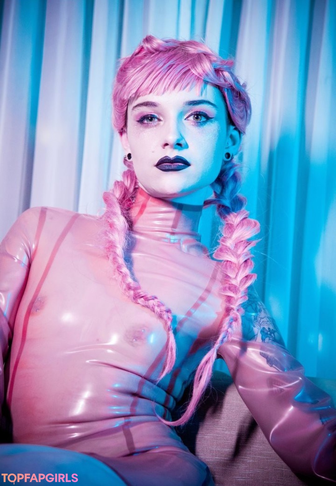 Poisonne pornstar art photos
