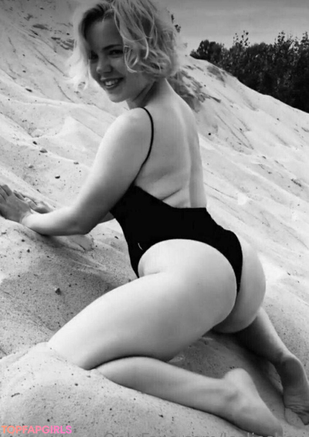 athletic milf onlyfans naked photo
