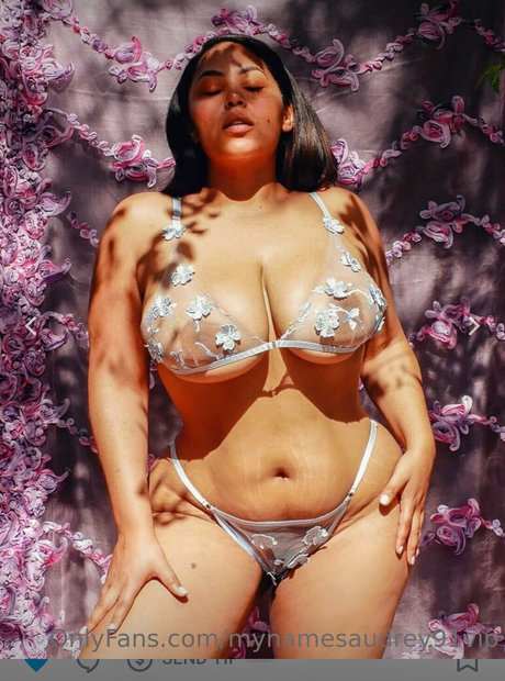 Audrey Littie model perfect img