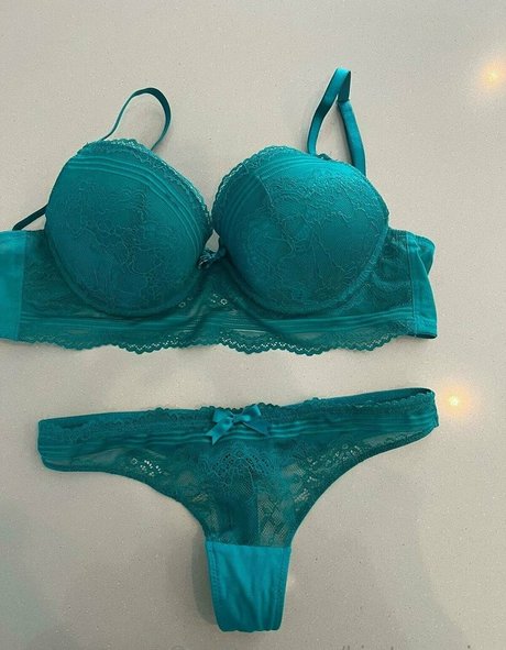 Kirsten price model perfect image