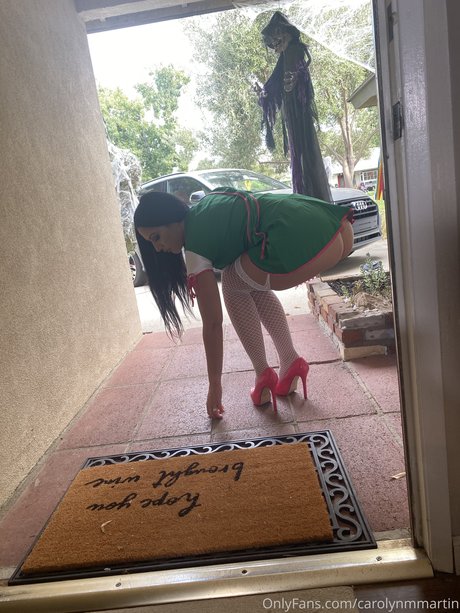 Carolyn Martin star exclusive pic