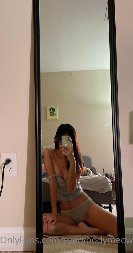 blonde midget onlyfans beautiful pictures