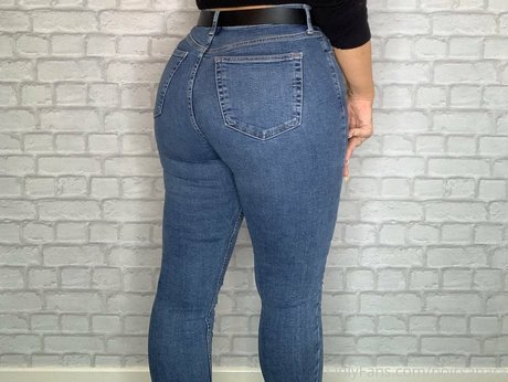 thigh high socks onlyfans sexy nudes pic