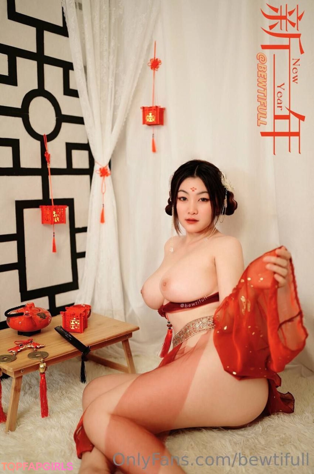 Bewtifull nudes actress photo