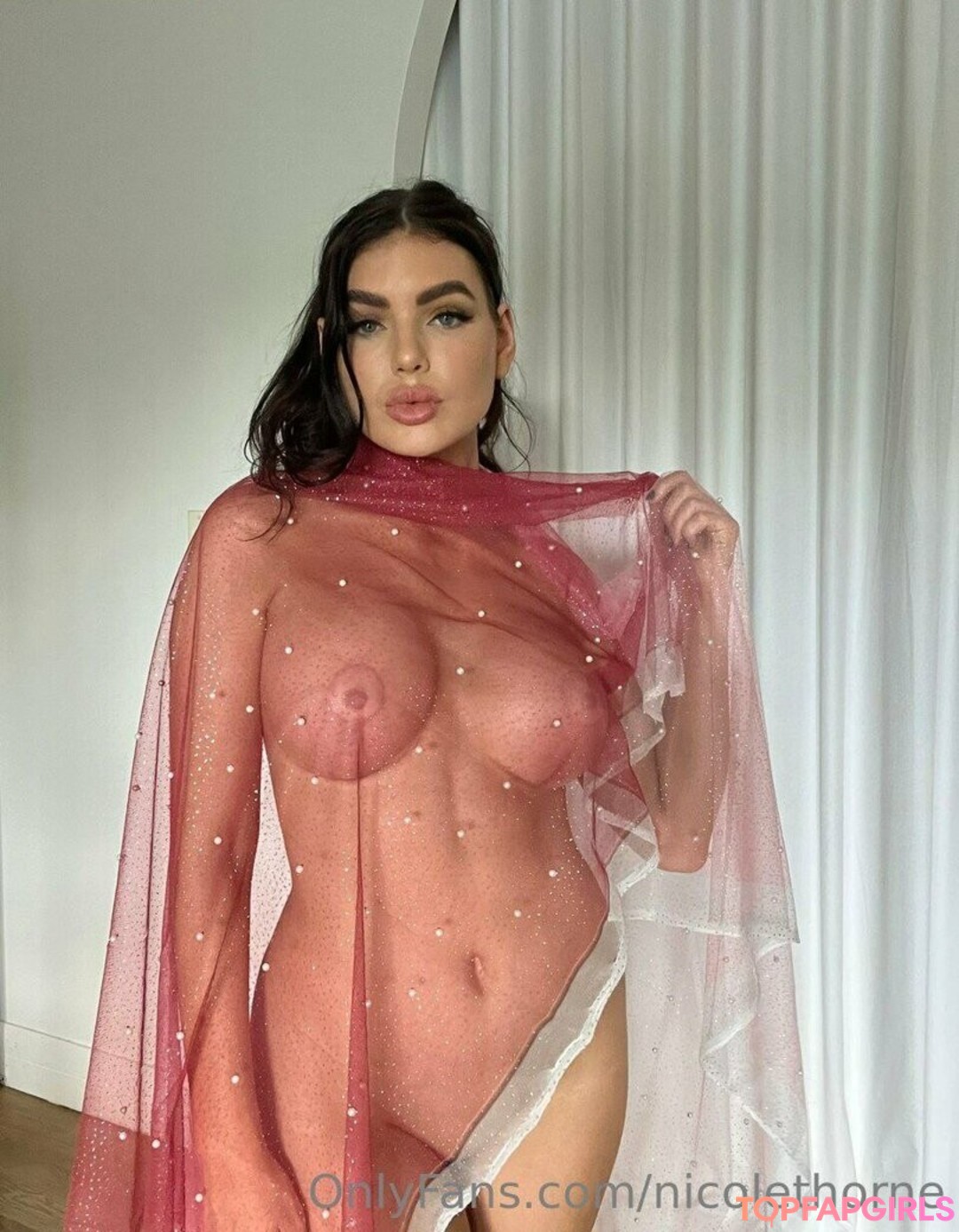 Nicole Thorne perfect star image