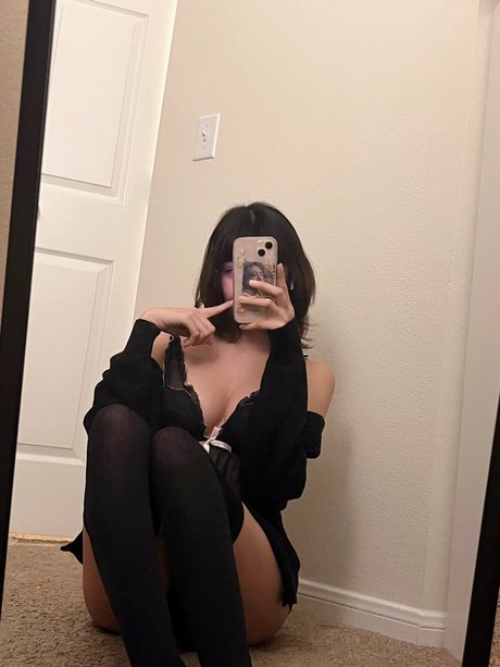 asukassy_ art model gallery