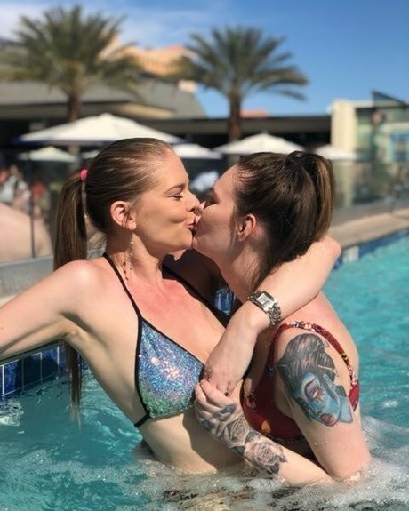 Las Vegas Hotwife pornographic model archive