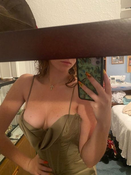 lesbian milf onlyfans naked pic