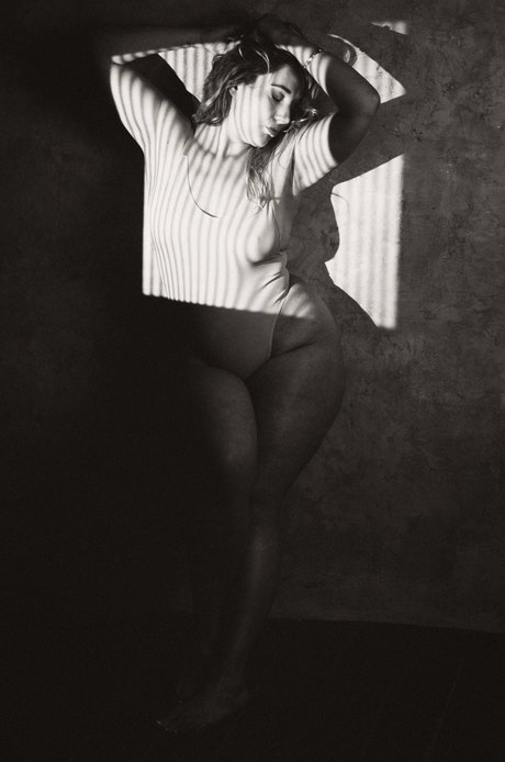 Summers VonHesse hot star img