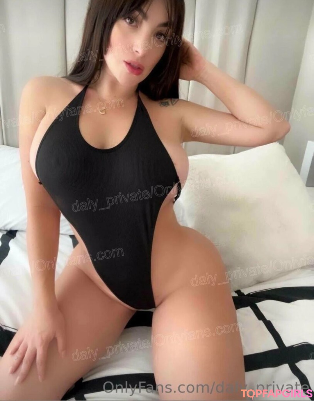 smile onlyfans free naked photo