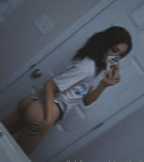 Hexdarling erotic model img