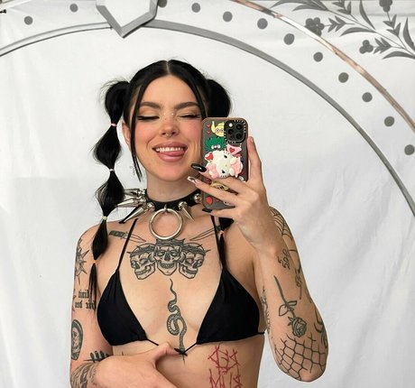 Jtilb star nude photos