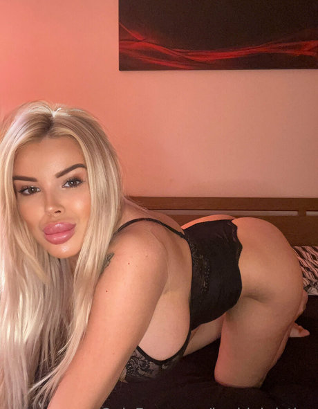 Barbiekristina pornographic actress galleries