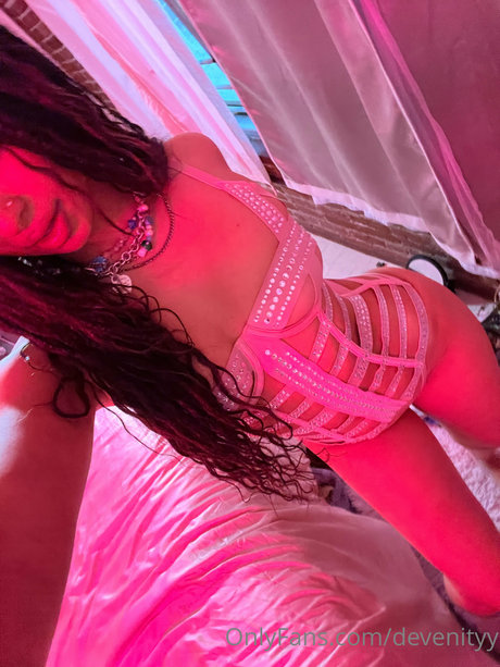 Devenityy model xxx photos