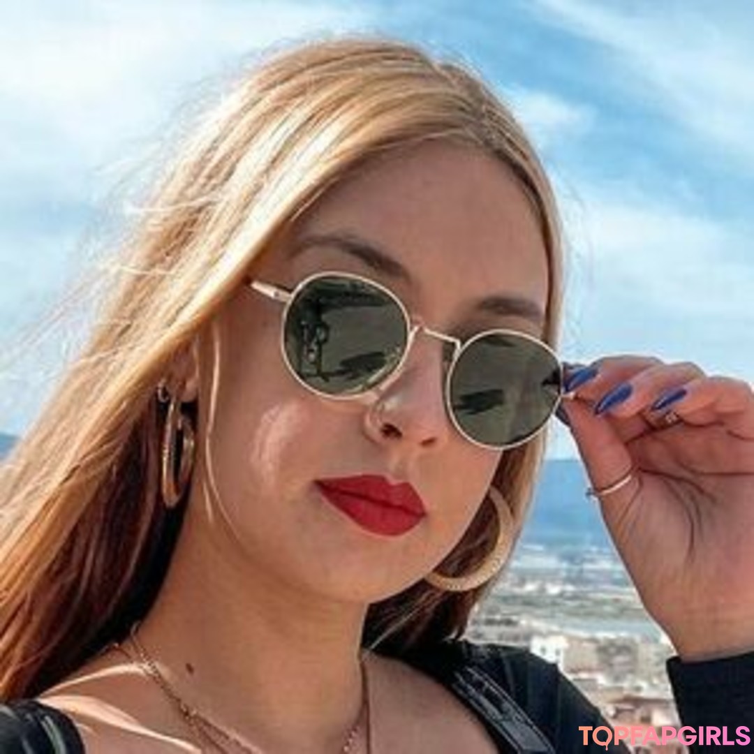 Rafaela Moutinho sexy actress pics