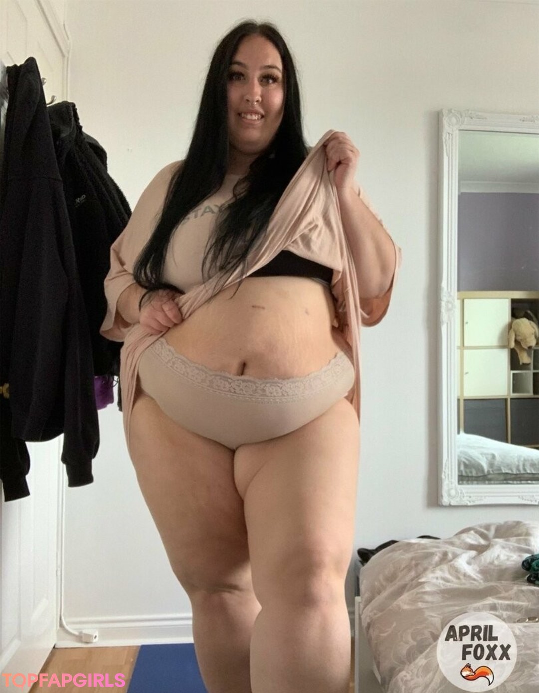 swimming pool onlyfans hot naked pic