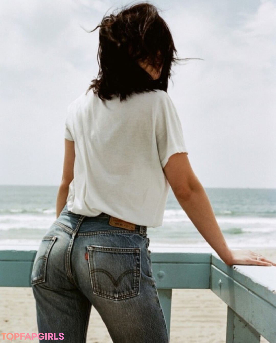Emily Rudd model hot pics