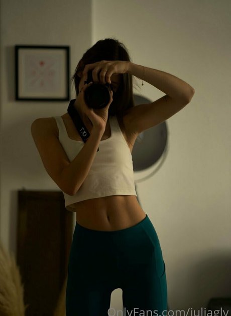 Julia Gauly nice pornstar pic