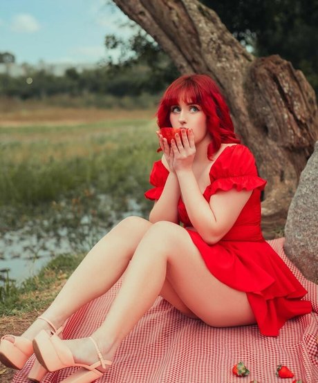 Anna Moreira model adult img