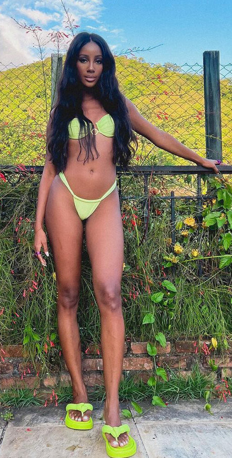 Camilla De Lucas hd pornstar pic