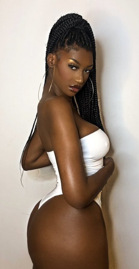 Elinda San pornstar top photo