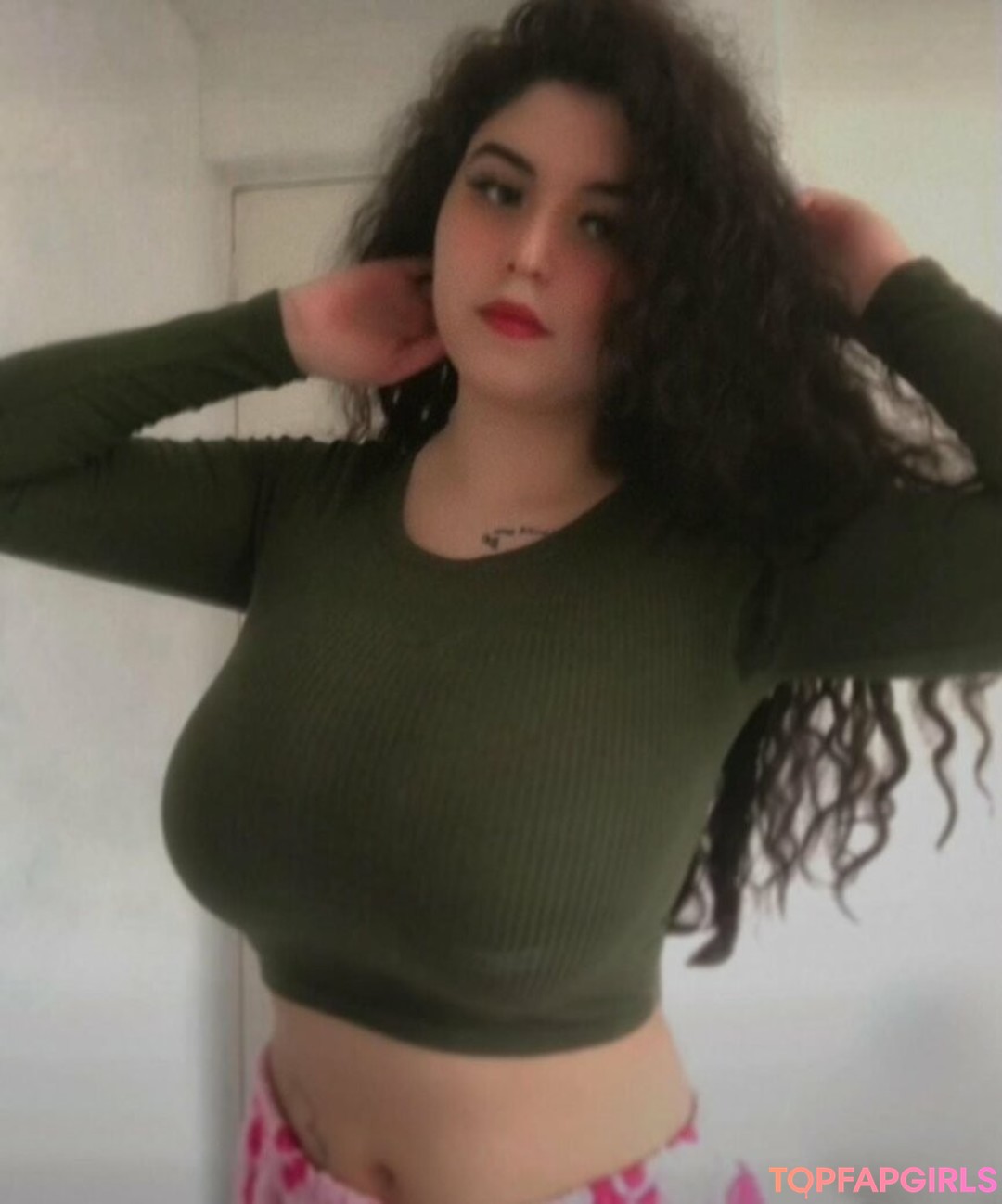 Samantha Fernandez naked actress img