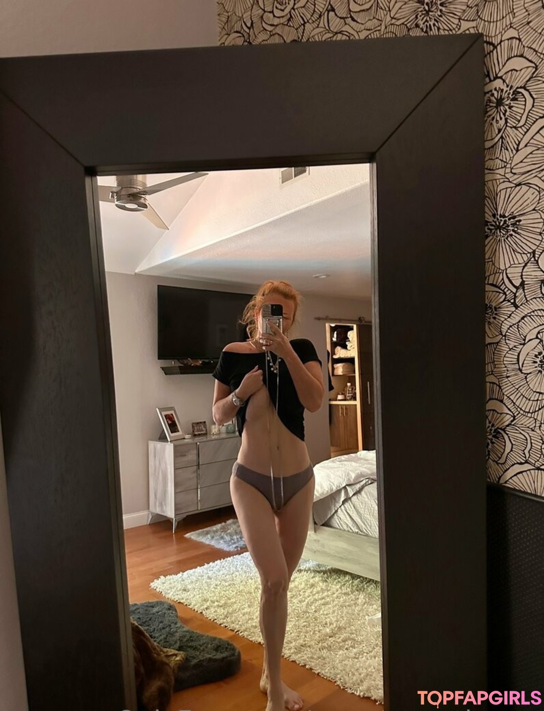 young free onlyfans nude picture