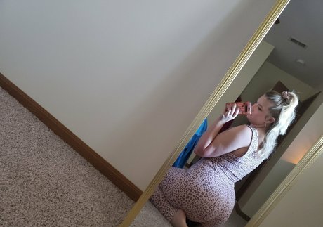 McKenna Rae model nice photo