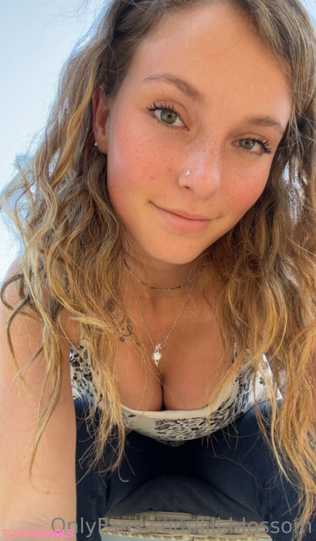 blonde babe onlyfans porn gallery