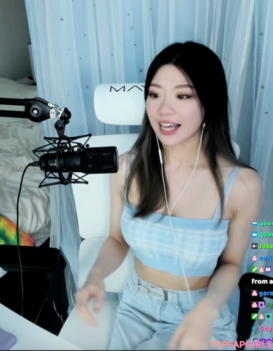 big tits cougar onlyfans erotic pics