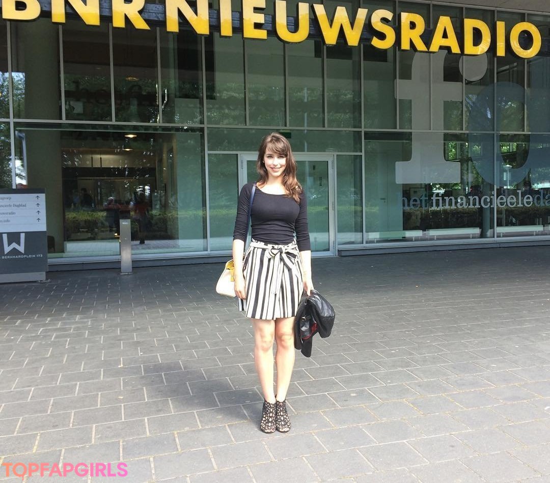 Stefanie Joosten top profile image