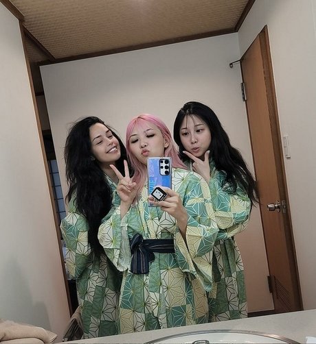 brunette pussy onlyfans adult pics