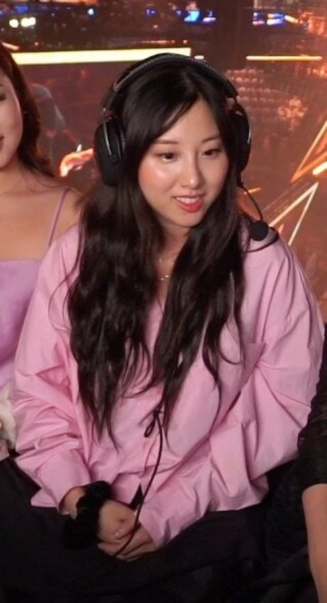 curvy lesbian onlyfans sexy nudes picture