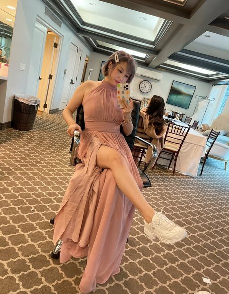 lawyer onlyfans hot sexy pic