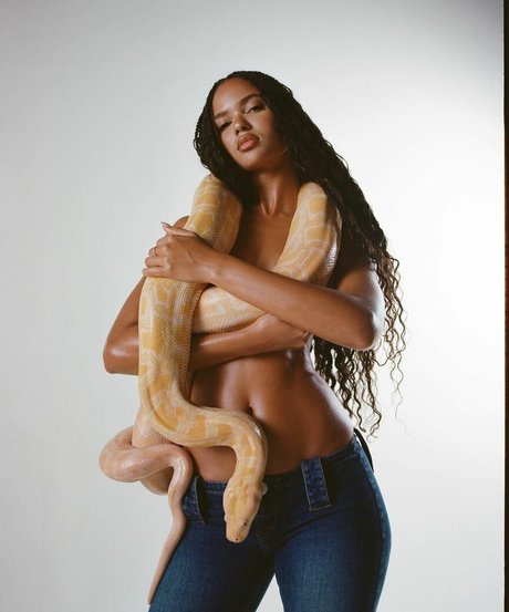 Juliana Nalu beautiful star img