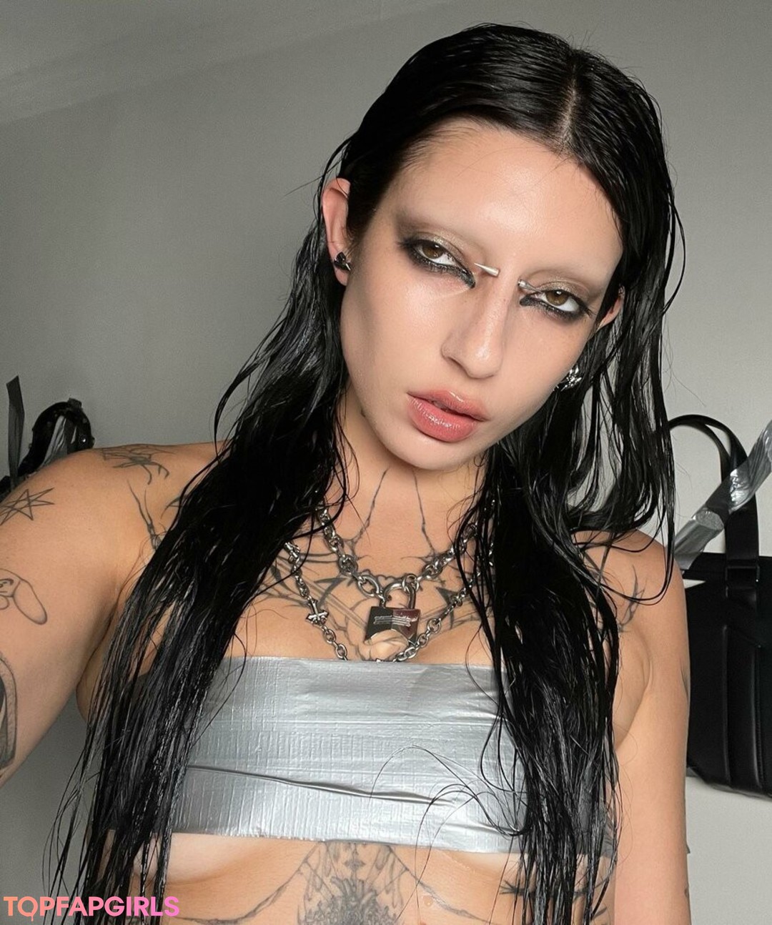 DeathbyRomy erotic model picture