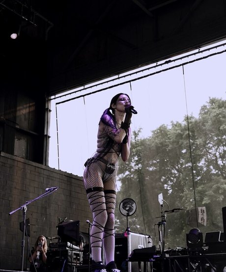 curvy lesbian onlyfans art naked galleries