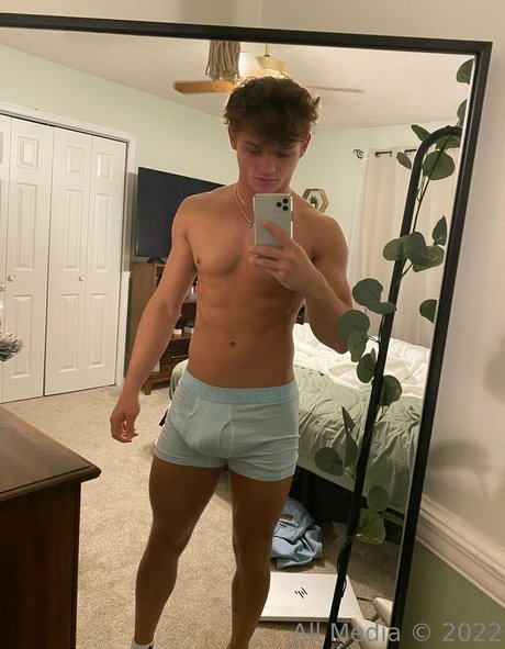 redhead thick onlyfans nude picture