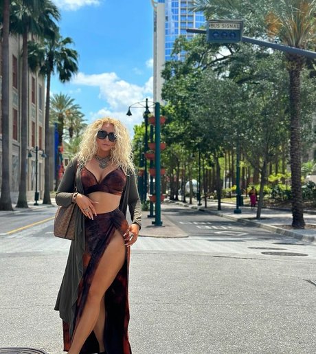 Nikkita Lyons exclusive star photos