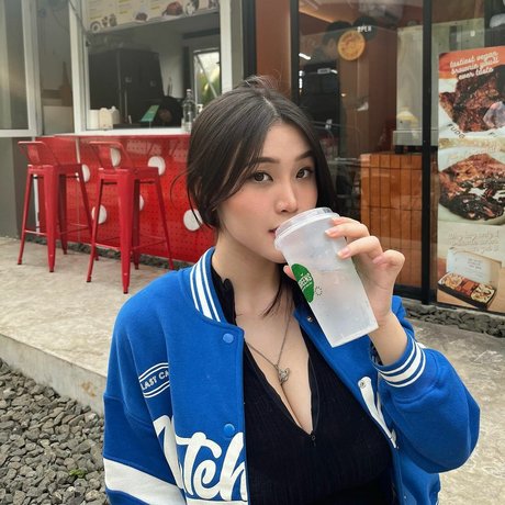 Anastasya Khosasih nudes model img