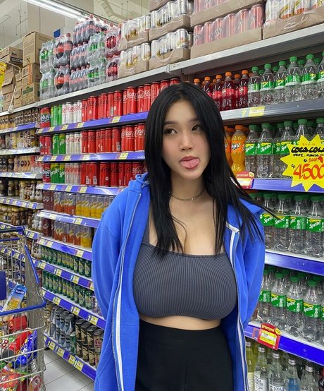 Anastasya Khosasih star adult photo