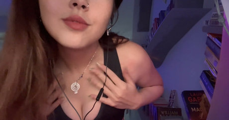 Angelic Lofi ASMR erotic model pic