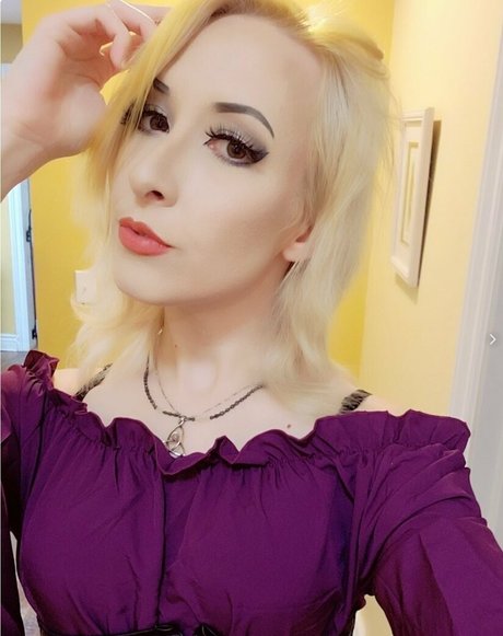 freeeroticneko exclusive actress photo