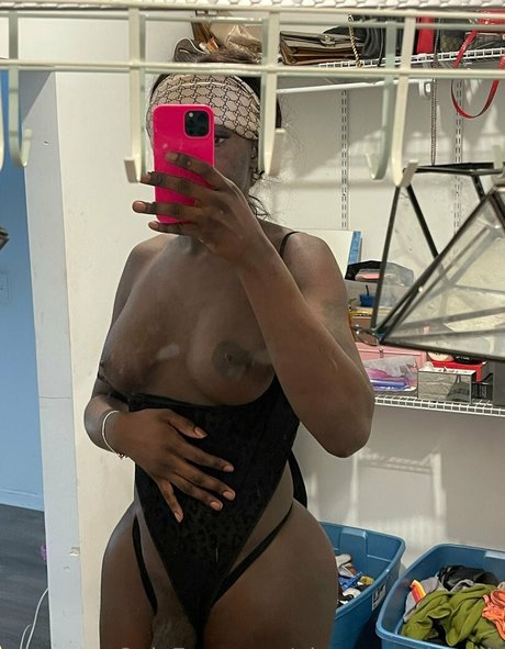 glamazonchanelr model hot pictures