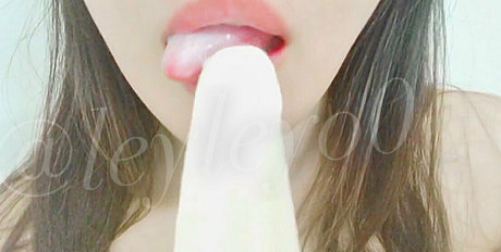 leyleyo0 model images